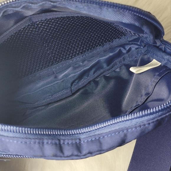 PINK Victoria's Secret Fanny Pack - Picture 6 of 8